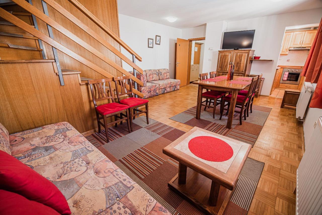 Apartments Rombon Klavdij With Free Onsite Parking ボヴェツ エクステリア 写真
