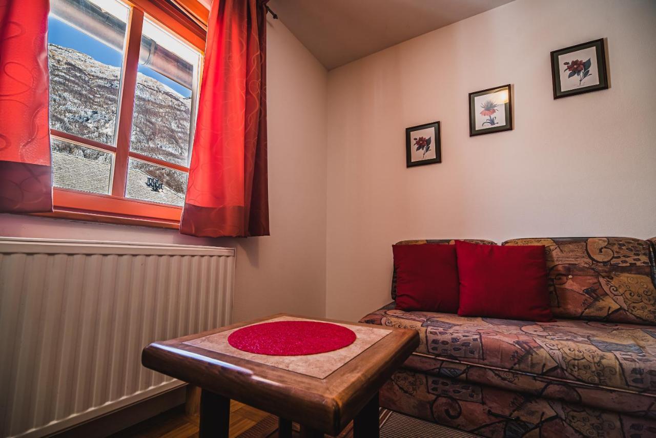 Apartments Rombon Klavdij With Free Onsite Parking ボヴェツ エクステリア 写真