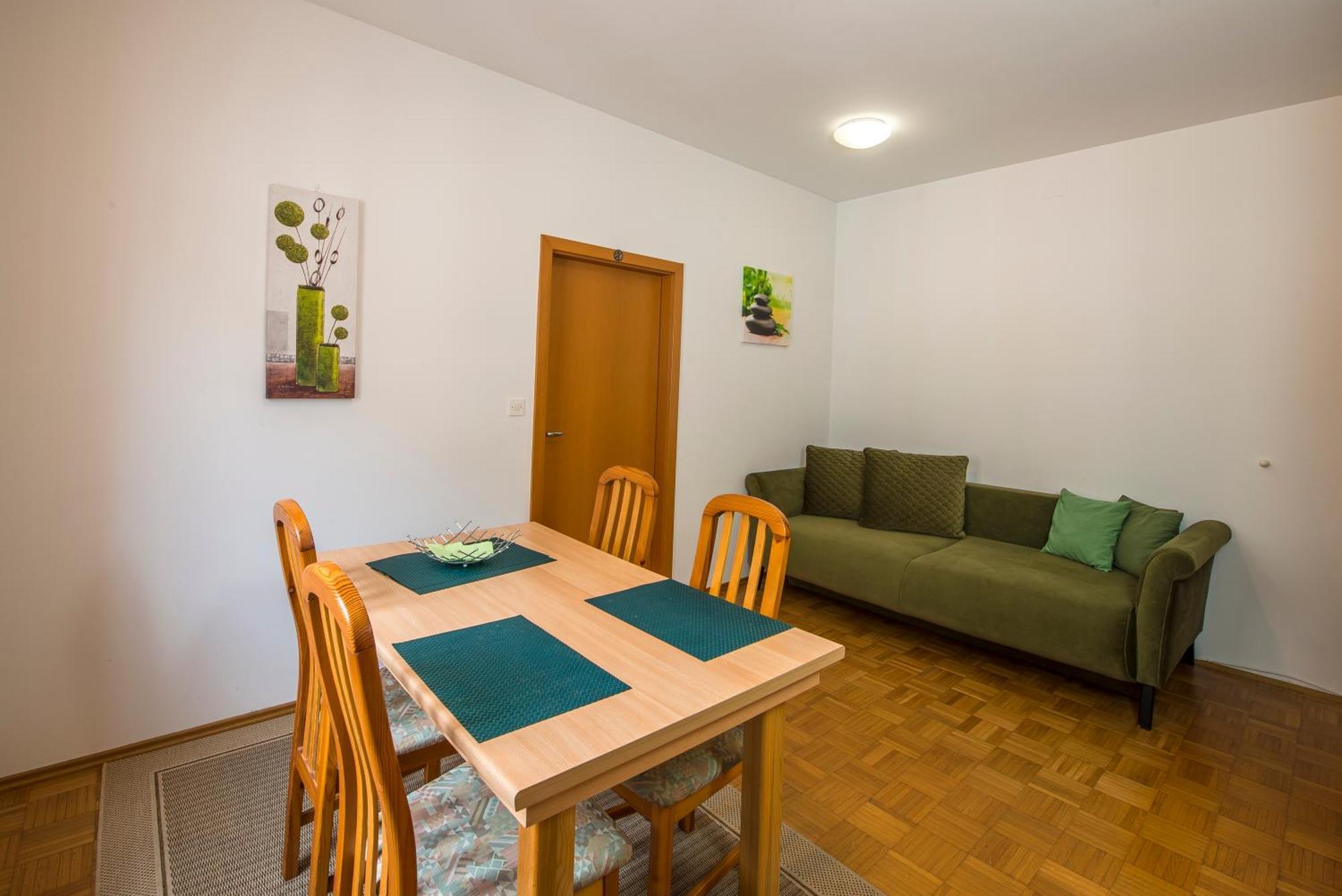 Apartments Rombon Klavdij With Free Onsite Parking ボヴェツ エクステリア 写真