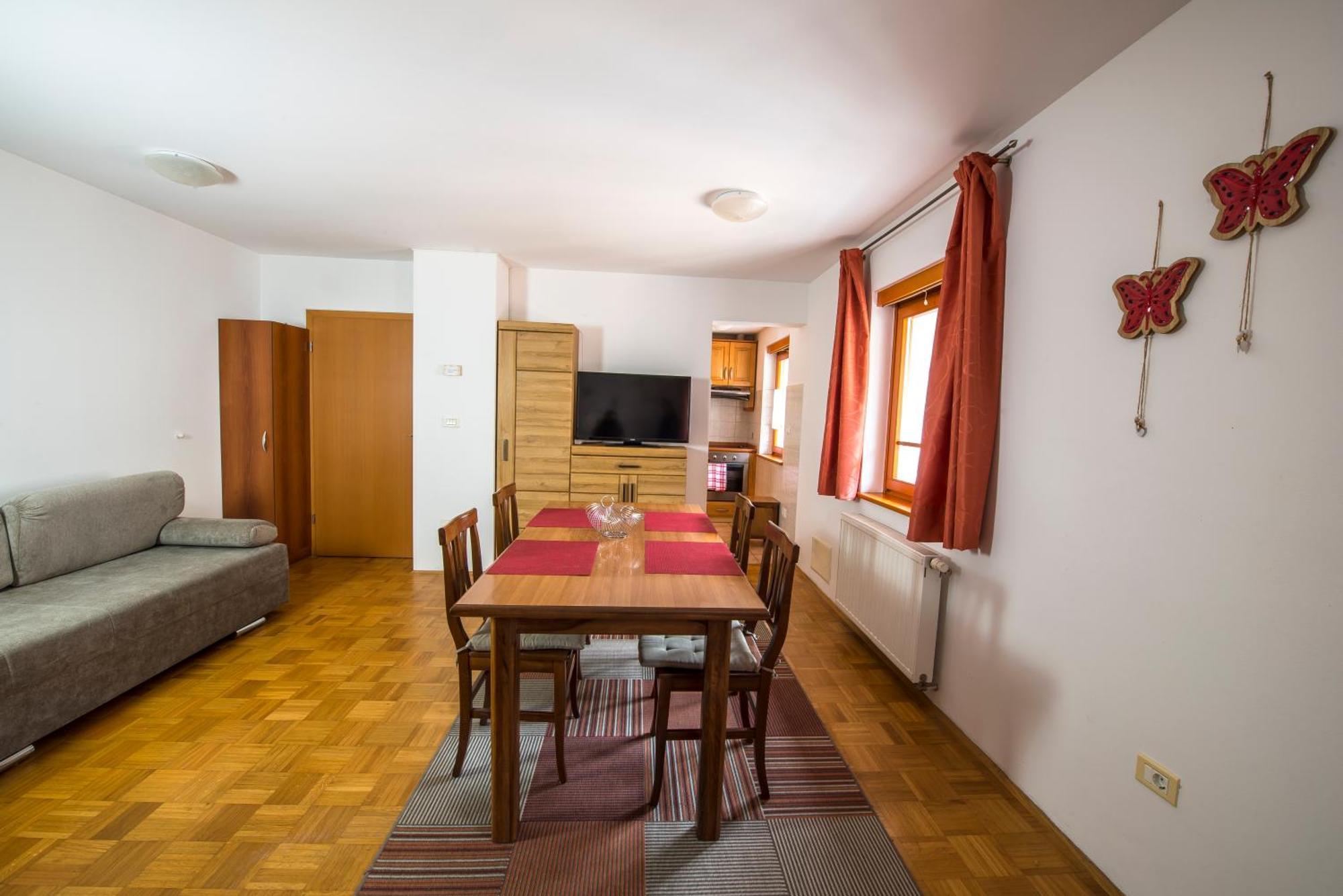 Apartments Rombon Klavdij With Free Onsite Parking ボヴェツ エクステリア 写真